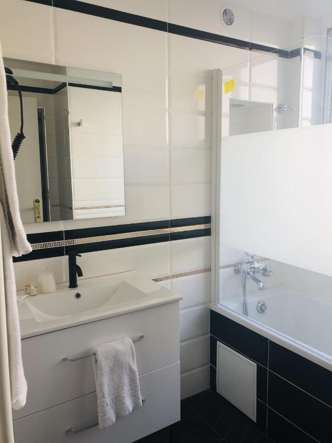 Hotel D'Angleterre Rouen Centre Gare Екстериор снимка